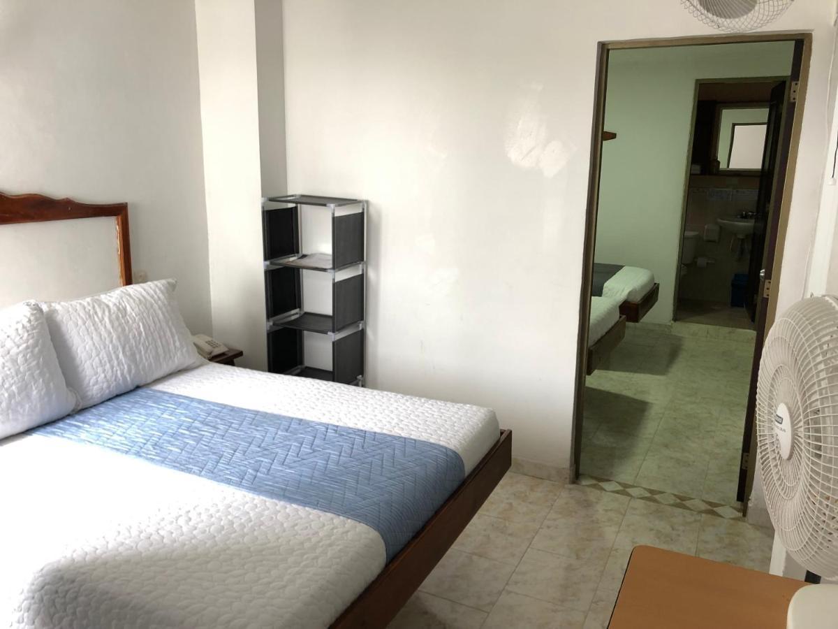 Hotel Armont Calarca Bagian luar foto